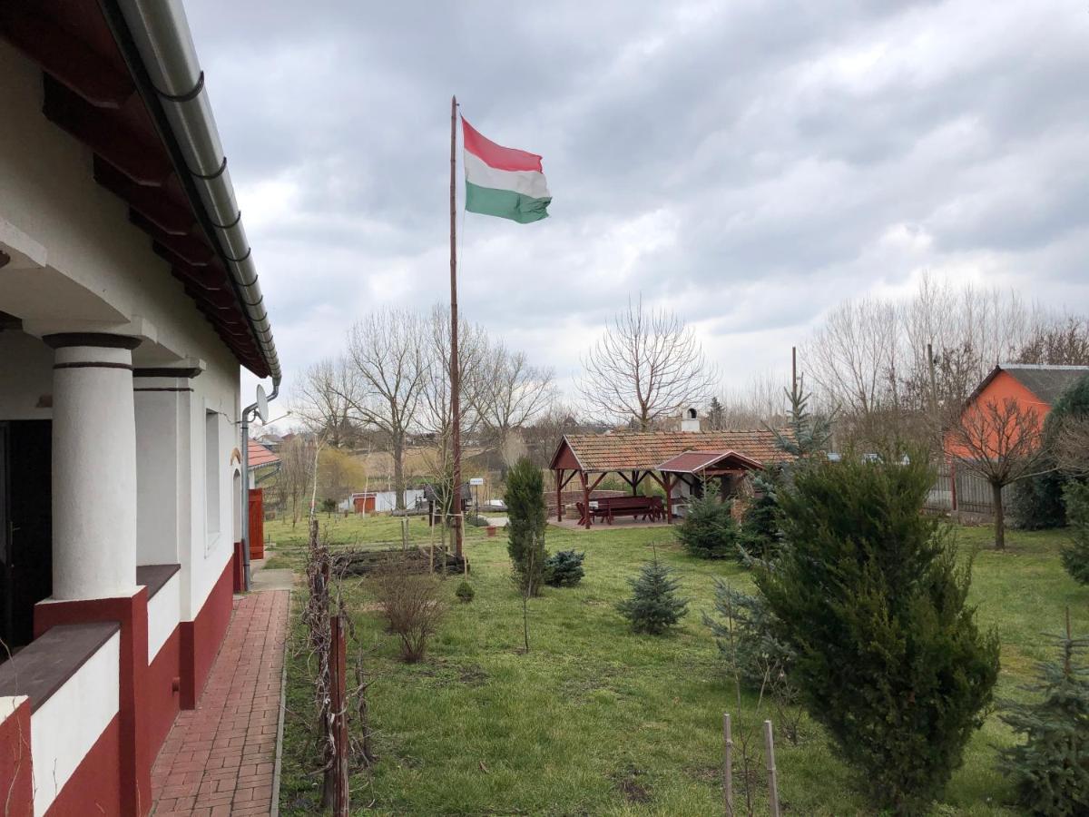 Álmosdi Tópart Vendégház Extérieur photo